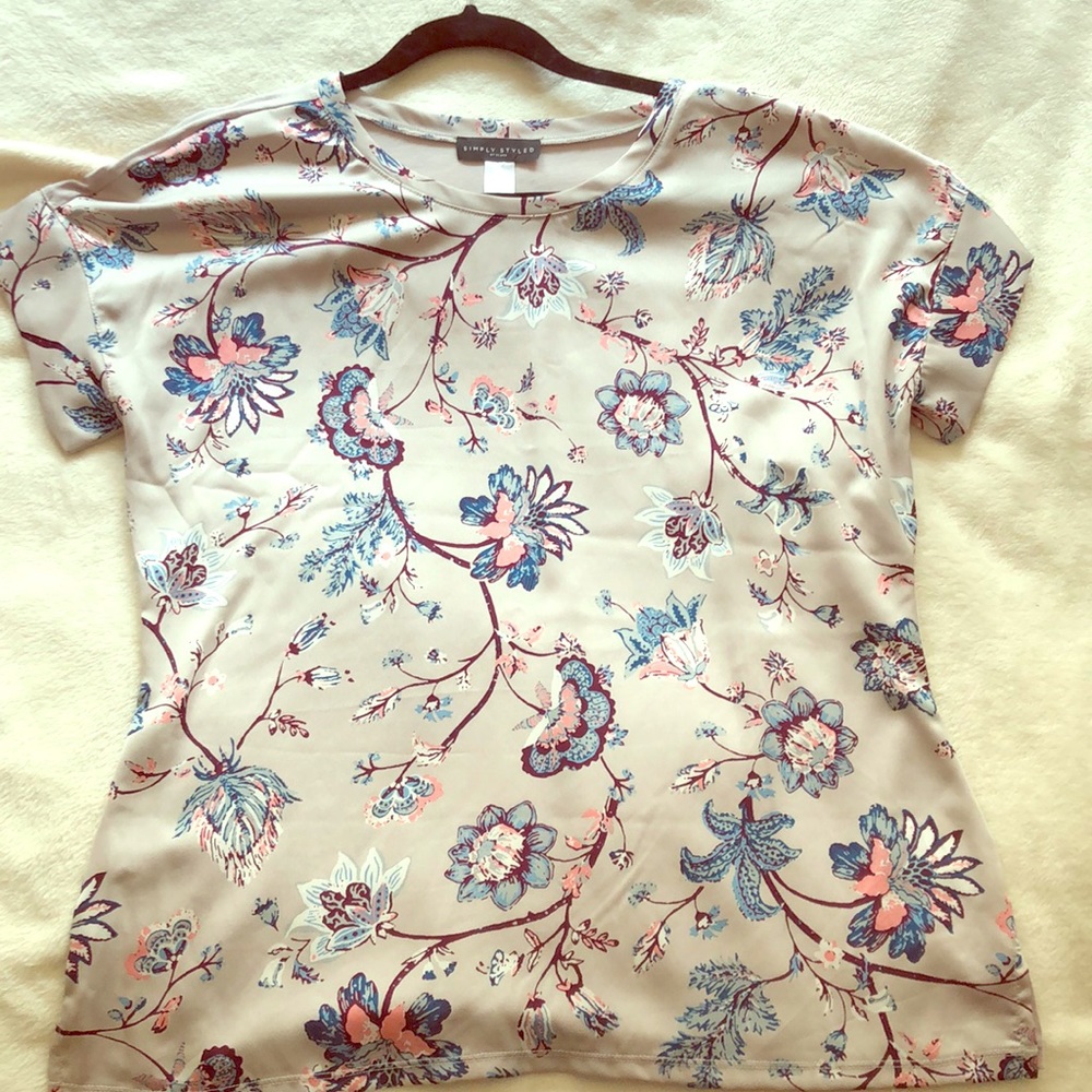 Floral t-shirt-blouse